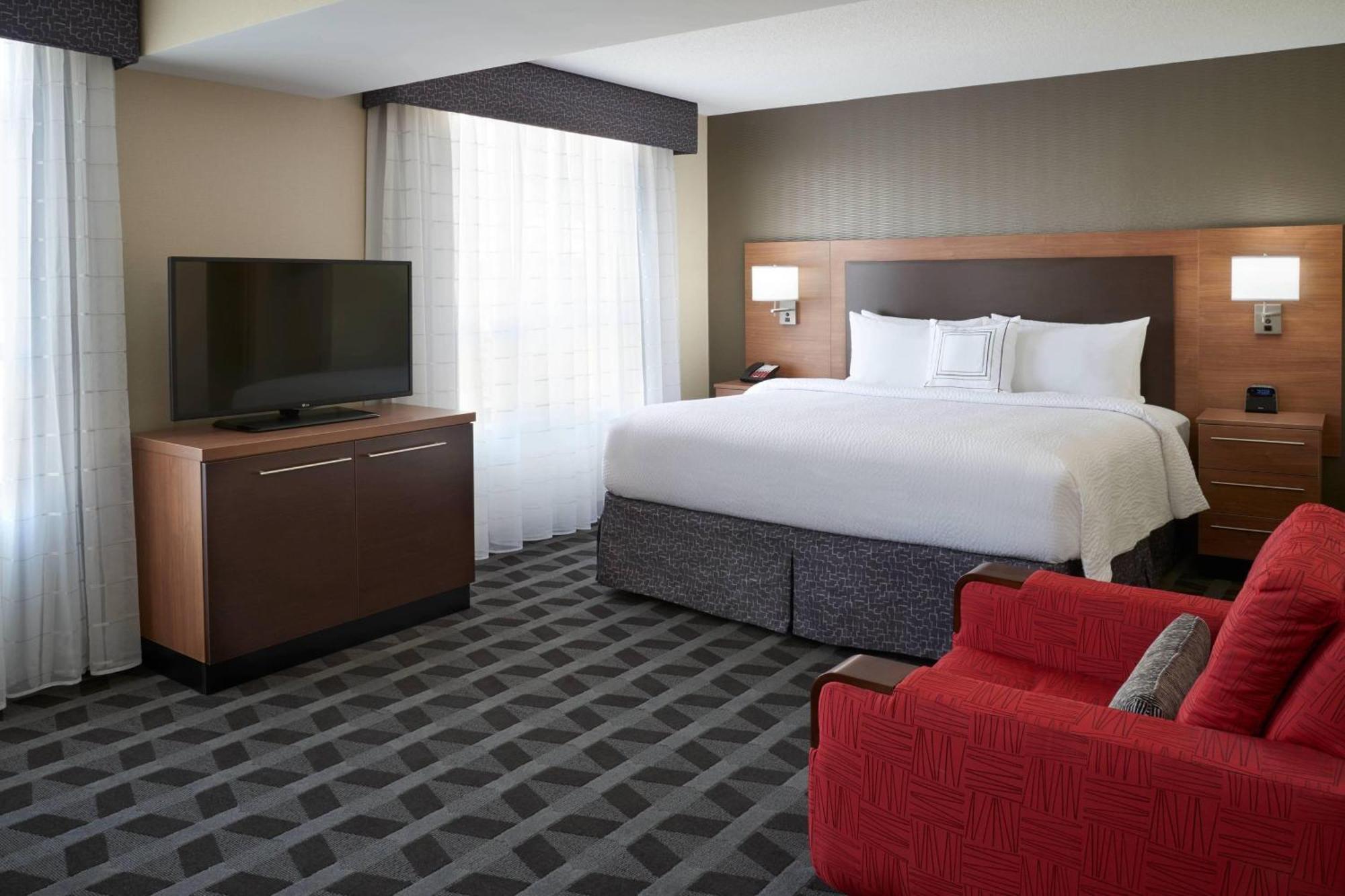ทาวน์เพลซ สวีท บาย แมริออท วินด์เซอร์ Hotel ภายนอก รูปภาพ