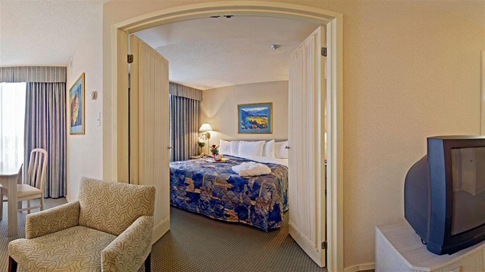 ทาวน์เพลซ สวีท บาย แมริออท วินด์เซอร์ Hotel ภายนอก รูปภาพ